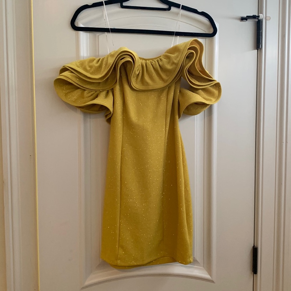 FOR SALE!! strapless mini dress!! Perfect for a cocktail & homecoming dress!!